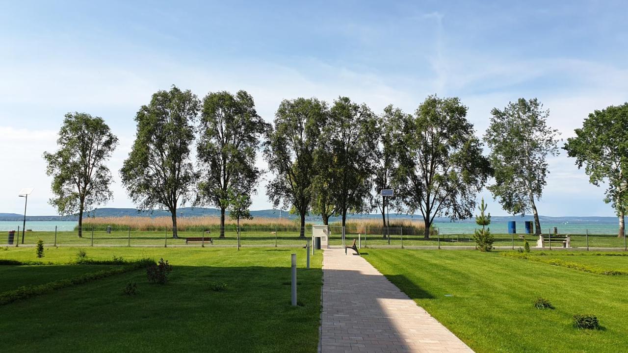 Lelle Resort Cb34 Балатонлеле Екстериор снимка