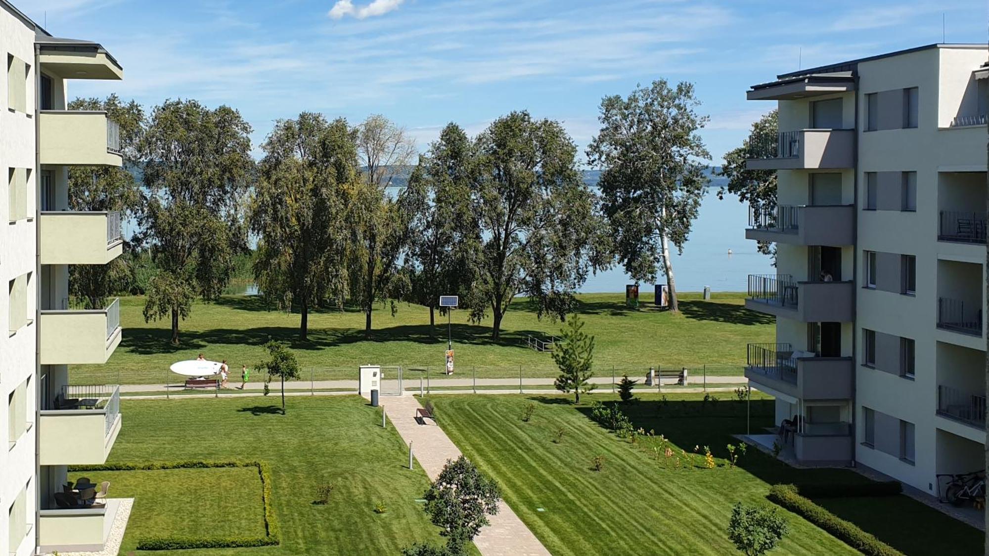 Lelle Resort Cb34 Балатонлеле Екстериор снимка