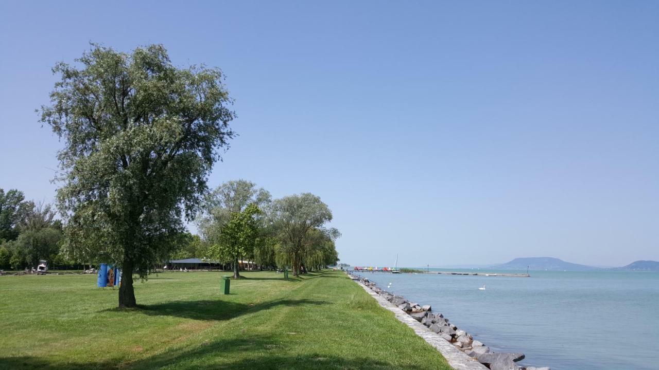 Lelle Resort Cb34 Балатонлеле Екстериор снимка