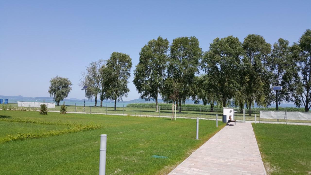 Lelle Resort Cb34 Балатонлеле Екстериор снимка