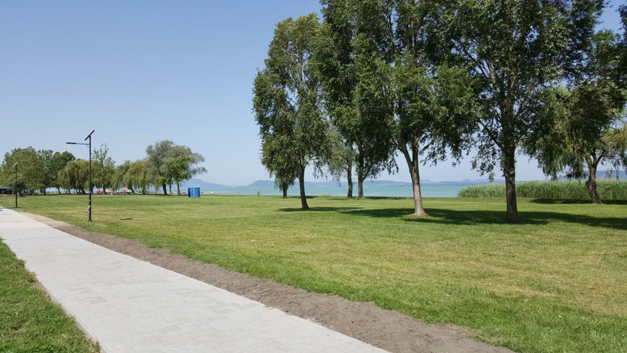 Lelle Resort Cb34 Балатонлеле Екстериор снимка