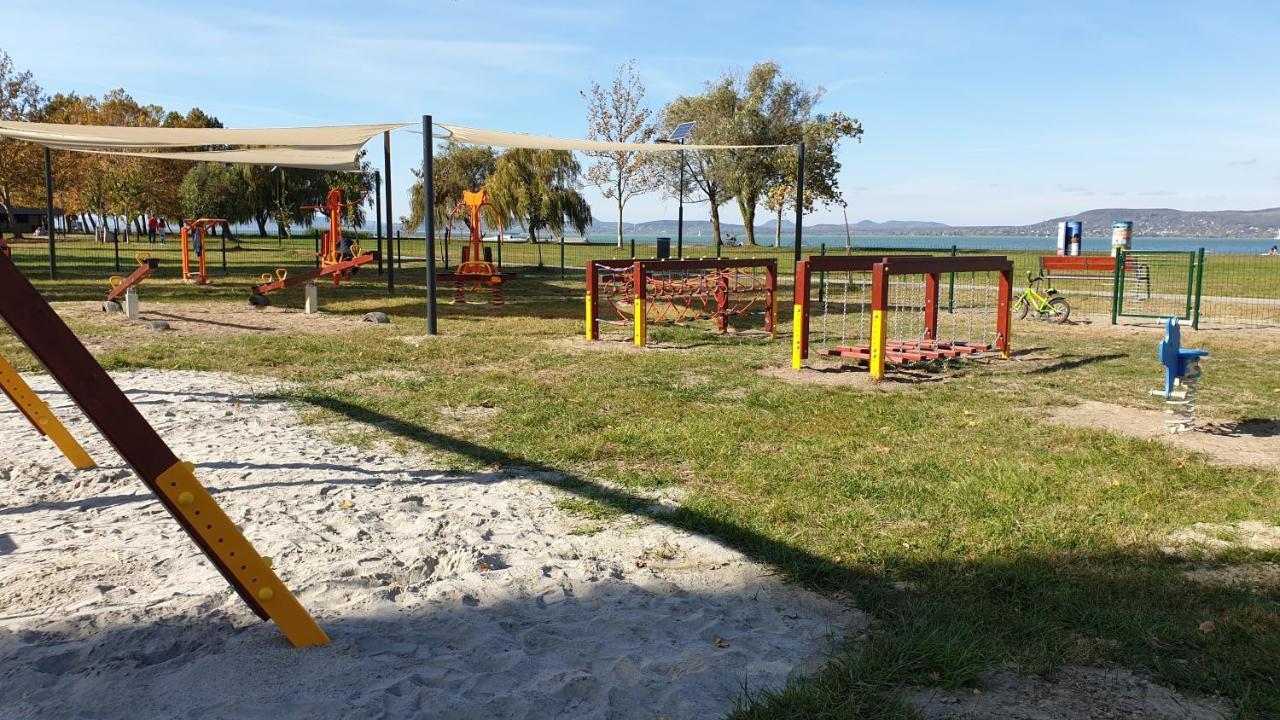 Lelle Resort Cb34 Балатонлеле Екстериор снимка