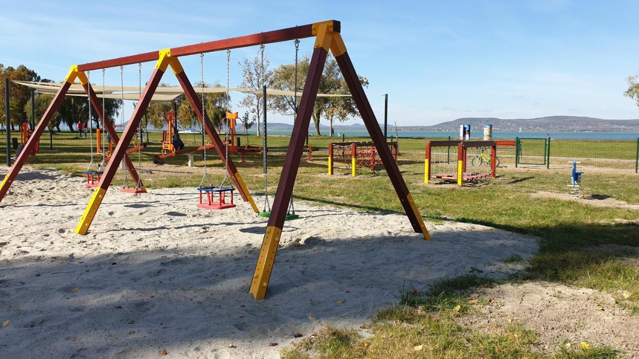 Lelle Resort Cb34 Балатонлеле Екстериор снимка